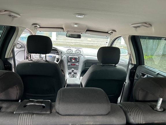 Ford Mondeo 18 of 27