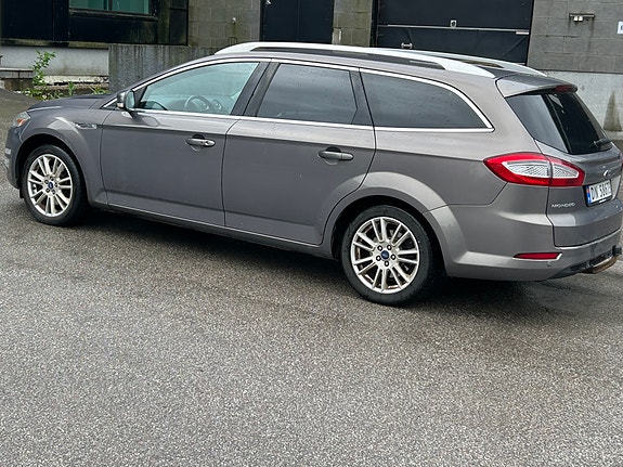 Ford Mondeo 12 of 27