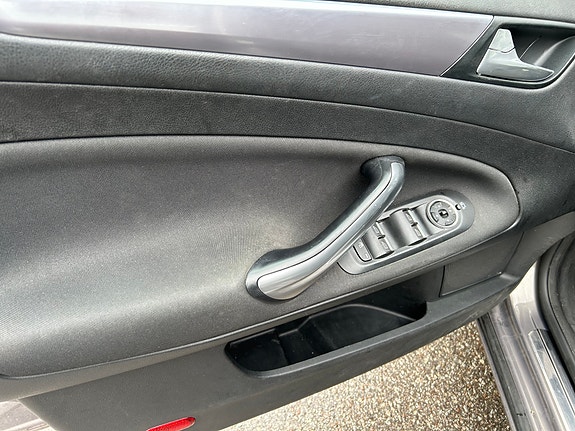 Ford Mondeo 24 of 27
