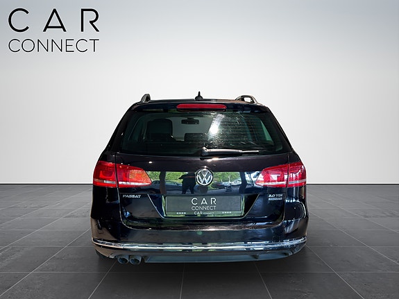 Volkswagen Passat 3 of 30