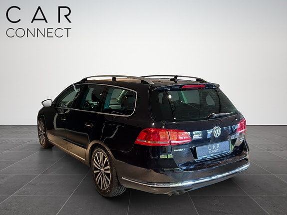Volkswagen Passat 9 of 30