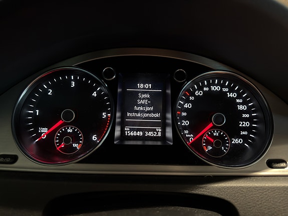 Volkswagen Passat 18 of 30