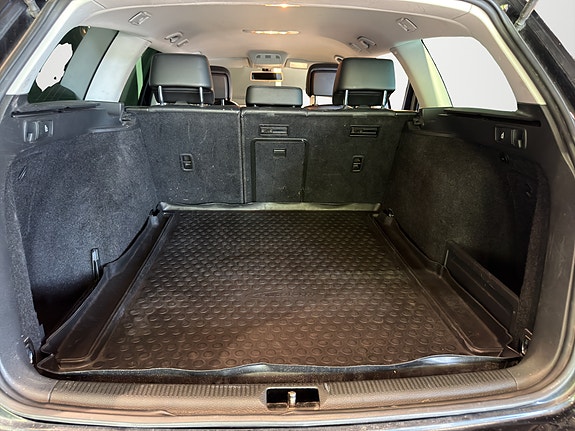 Volkswagen Passat 24 of 30