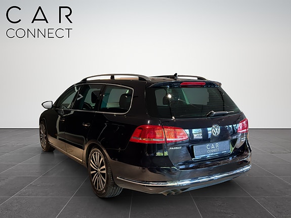 Volkswagen Passat 2 of 30