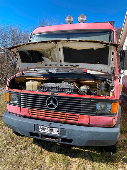 Mercedes-Benz 609 2 of 5