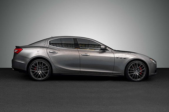 Maserati Ghibli 3 of 5