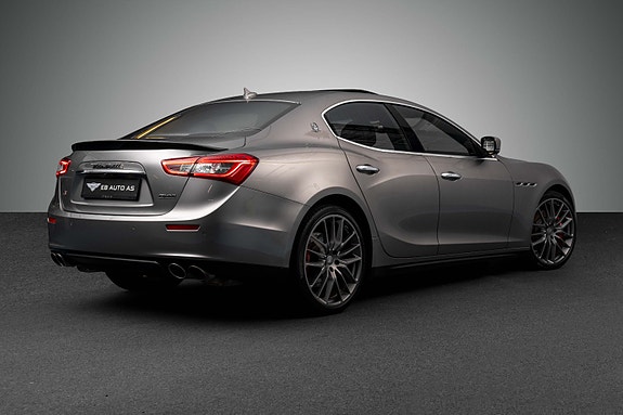 Maserati Ghibli 2 of 5
