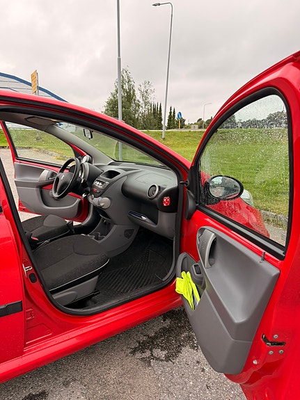 Peugeot 107 21 of 30