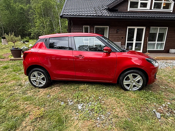 Suzuki Swift 2 of 5