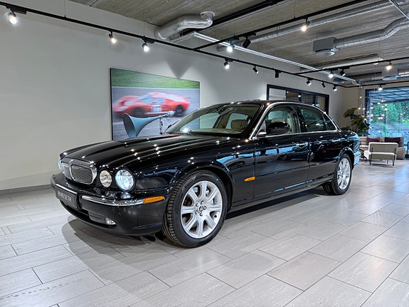 Jaguar XJ 8 of 28