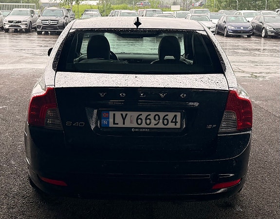 Volvo S40 8 of 30