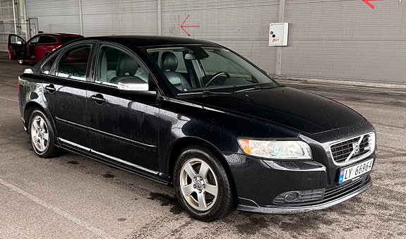 Volvo S40 4 of 5