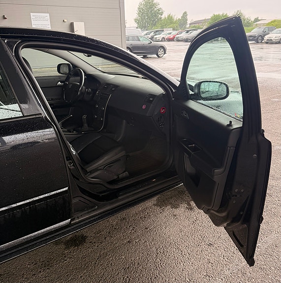 Volvo S40 12 of 30