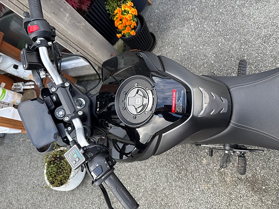 VOGE 125 R 4 of 5