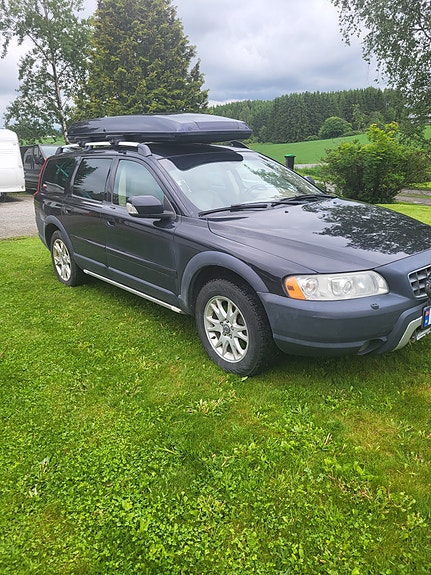 Volvo XC70 2 of 5