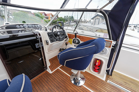 Flott Aquador 25 WAe med Mercruiser 320 hk QSD diesel. God historikk. Bør sees! 27 of 30
