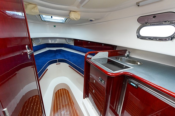 Flott Aquador 25 WAe med Mercruiser 320 hk QSD diesel. God historikk. Bør sees! 29 of 30