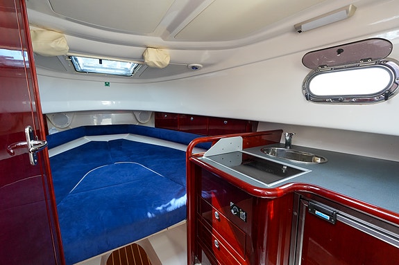 Flott Aquador 25 WAe med Mercruiser 320 hk QSD diesel. God historikk. Bør sees! 30 of 30