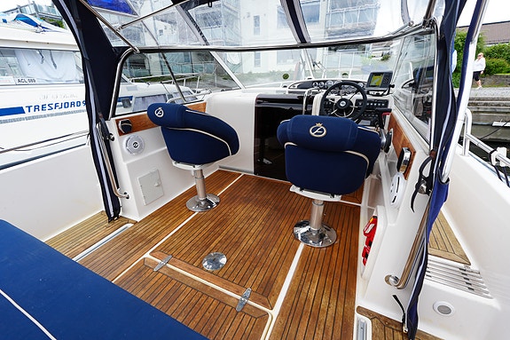 Flott Aquador 25 WAe med Mercruiser 320 hk QSD diesel. God historikk. Bør sees! 22 of 30