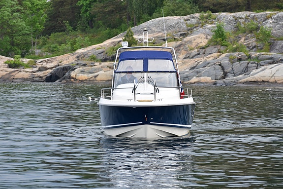 Flott Aquador 25 WAe med Mercruiser 320 hk QSD diesel. God historikk. Bør sees! 9 of 30