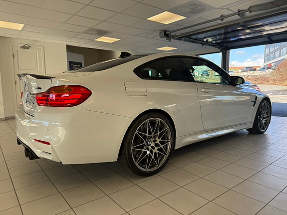 BMW M4 5 of 5