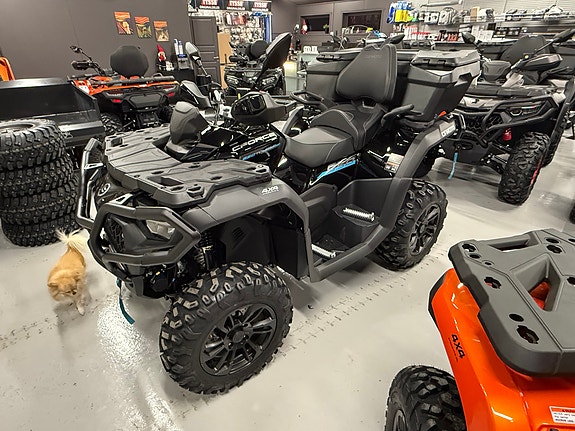 CFMOTO CFORCE 850 BLACK EDITION - 5års garanti. - 71HK - SERVO - VINSJ - LEDLYS - BAKBOKS - 26" DEKK - KAMPANJE PÅ UTVALGTE MODELLER UTSTILT I BUTIKK FÅ MED GRATIS TILHENGER 6 of 11