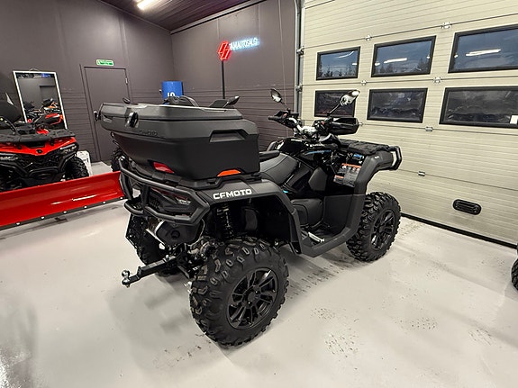 CFMOTO CFORCE 850 BLACK EDITION - 5års garanti. - 71HK - SERVO - VINSJ - LEDLYS - BAKBOKS - 26" DEKK - KAMPANJE PÅ UTVALGTE MODELLER UTSTILT I BUTIKK FÅ MED GRATIS TILHENGER 2 of 11