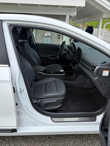 Hyundai IONIQ 3 of 5