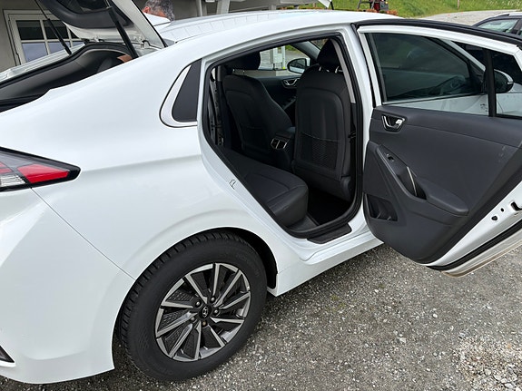 Hyundai IONIQ 5 of 5