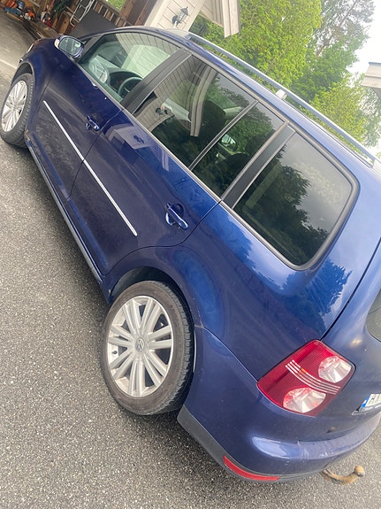 Volkswagen Touran 10 of 15