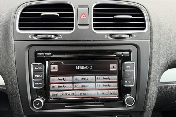 Volkswagen Golf VI 27 of 30
