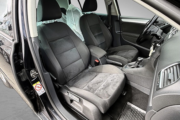 Volkswagen Golf VI 23 of 30