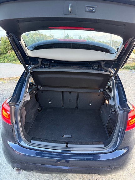 BMW 225xe 7 of 10