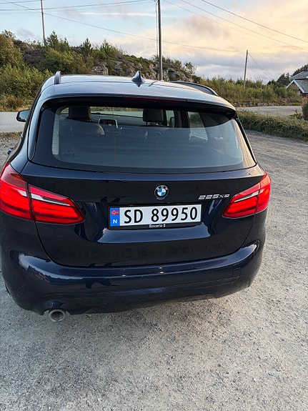 BMW 225xe 2 of 10
