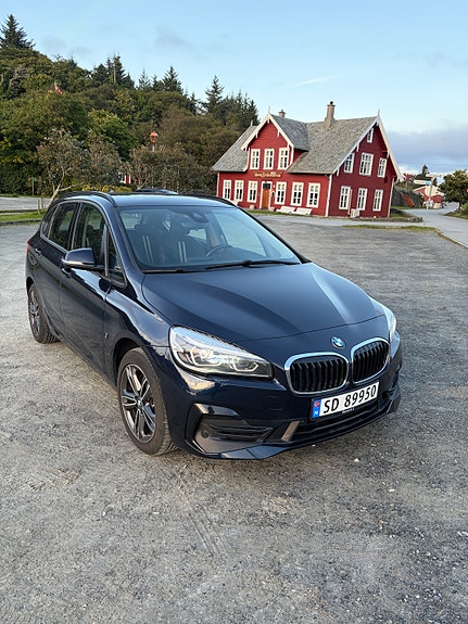 BMW 225xe 3 of 10