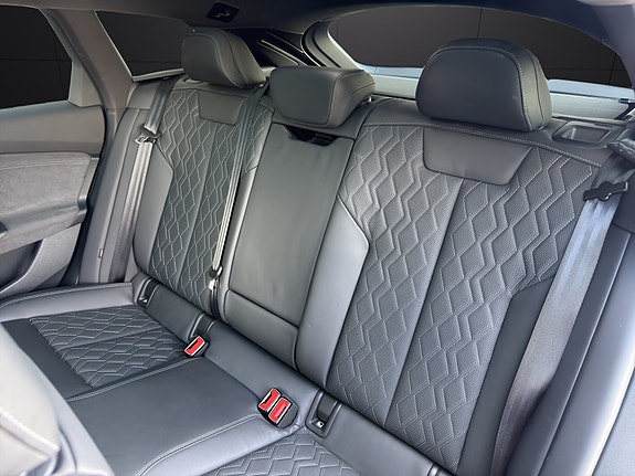 Audi S6 e-tron 14 of 27
