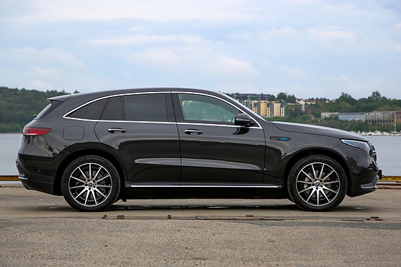 Mercedes-Benz EQC400 7 of 30