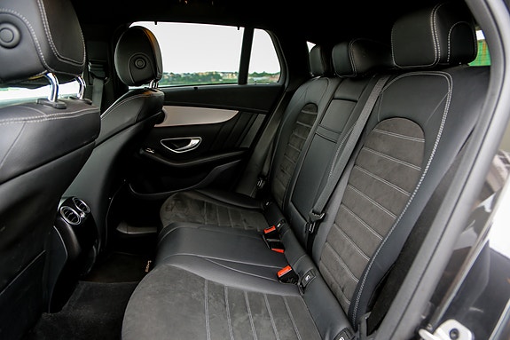 Mercedes-Benz EQC400 22 of 30