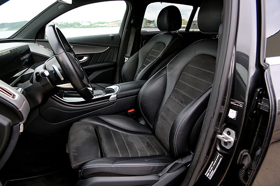Mercedes-Benz EQC400 26 of 30