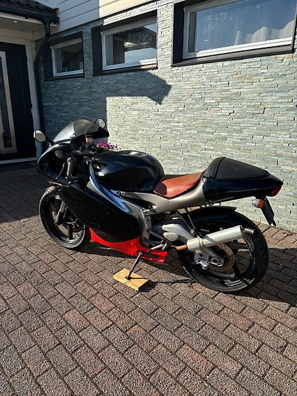 Aprilia RS 125 2 of 5
