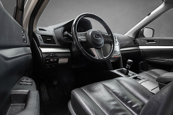 Subaru Outback 14 of 30