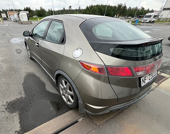 Honda Civic 4 of 5