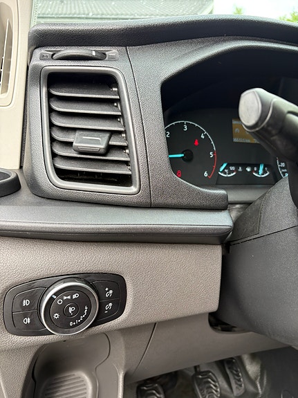 Ford Transit Custom 340L 9 of 12