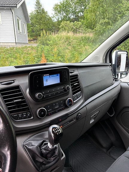 Ford Transit Custom 340L 11 of 12