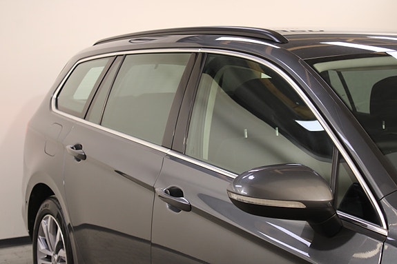 Volkswagen Passat 11 of 30