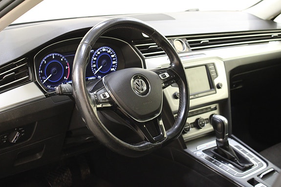 Volkswagen Passat 29 of 30