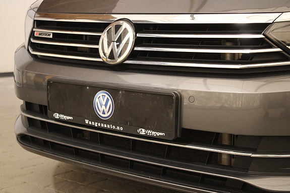 Volkswagen Passat 19 of 30