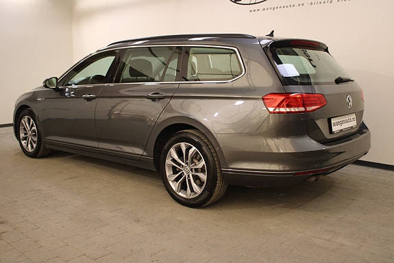Volkswagen Passat 5 of 30