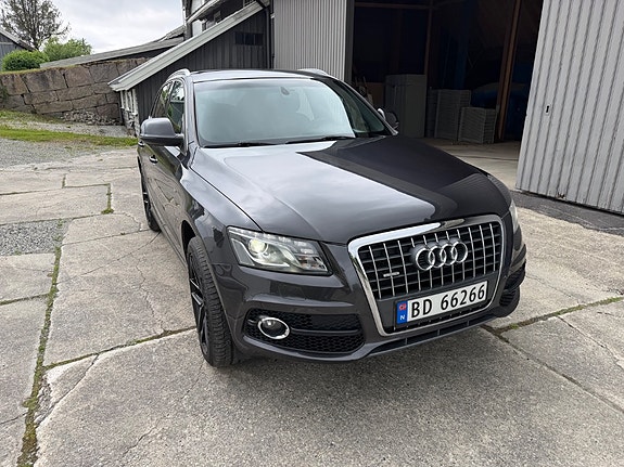 Audi Q5 2 of 5