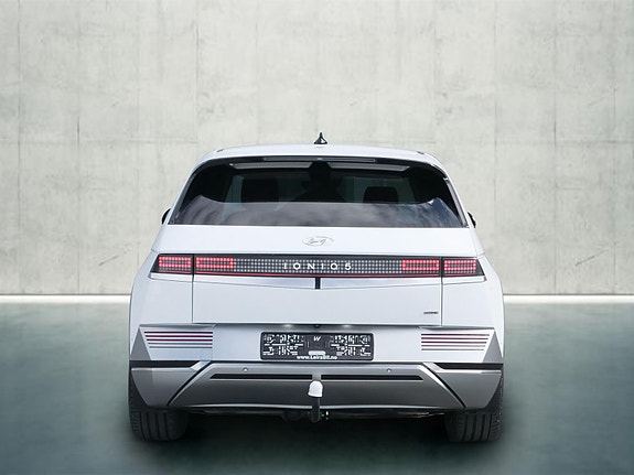 Hyundai Ioniq 5 4 of 5